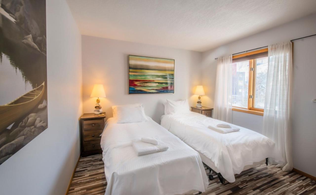 Aurora Bayside Inn Yellowknife Exterior foto